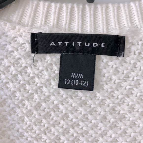 White knit sweater with beaded accent - Picture 2 of 4